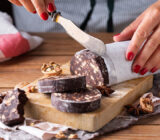 Salami de galleta casera